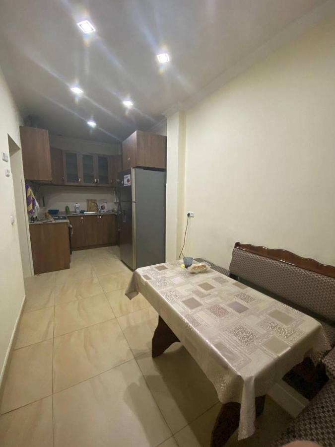Hero Hostel Yerevan Bagian luar foto